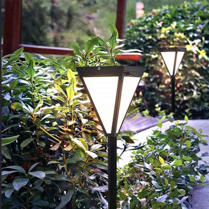 VernoLux – Moderne LED Buitenlamp van Metaal en Acryl in Stijlvol Zwart