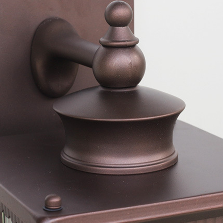 Vintara – Retro Buitenwandlamp in Rechthoekig Design