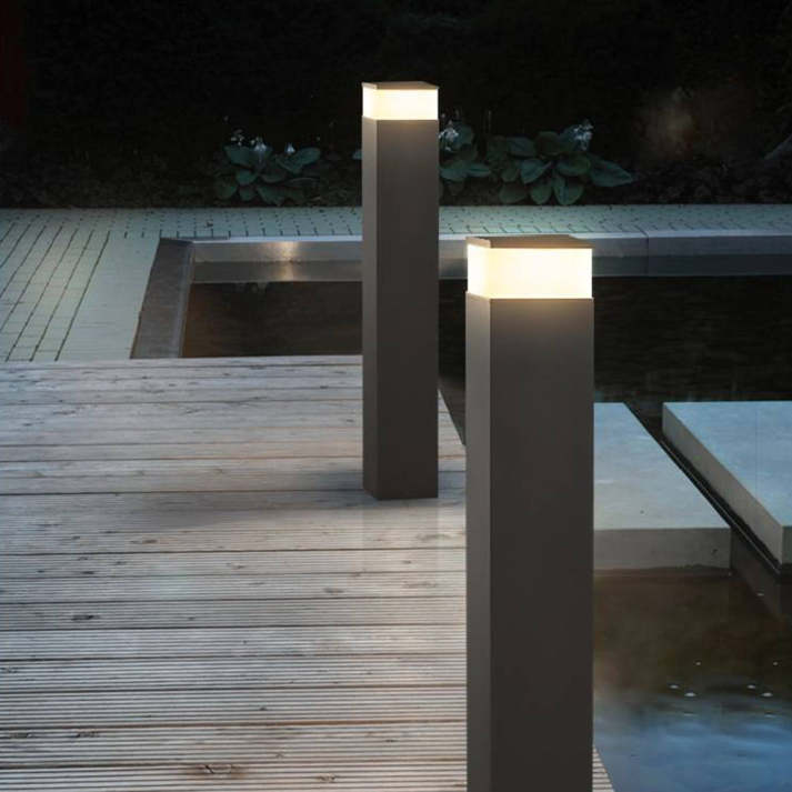VetroLux – Industriële LED Buitenlamp van Metaal in Rechthoekig Design