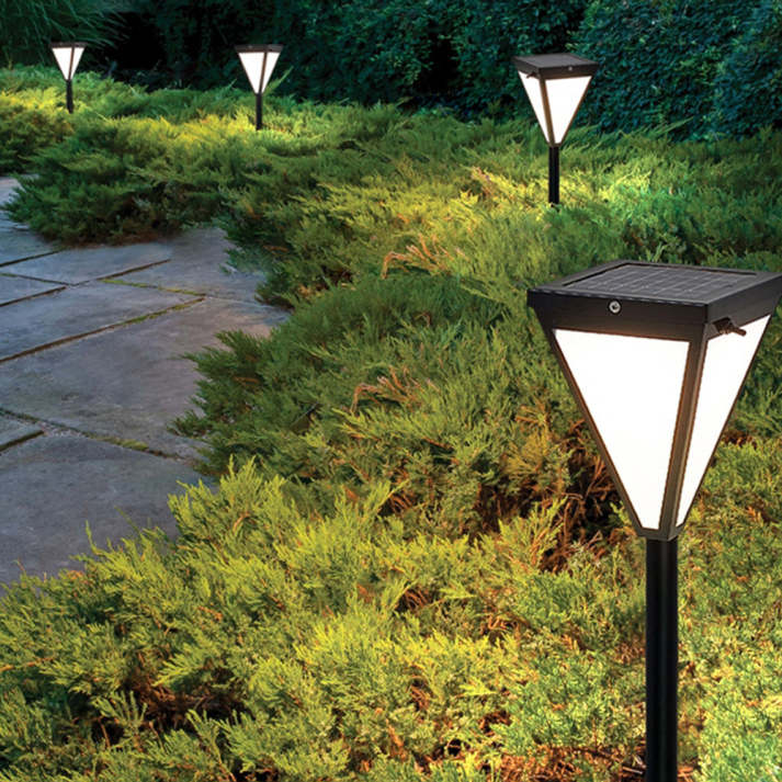 VernoLux – Moderne LED Buitenlamp van Metaal en Acryl in Stijlvol Zwart