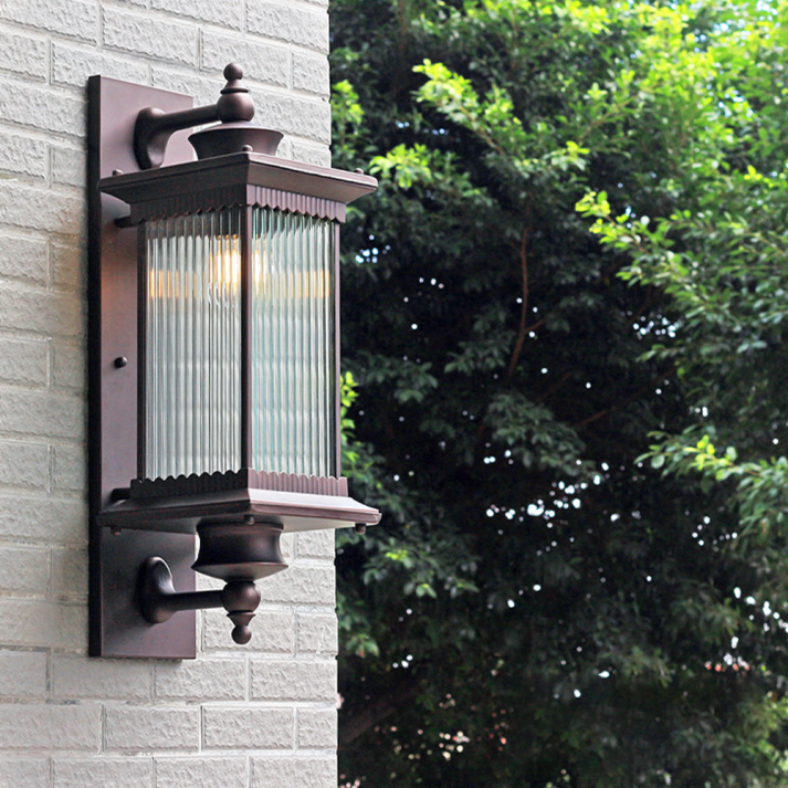 Vintara – Retro Buitenwandlamp in Rechthoekig Design