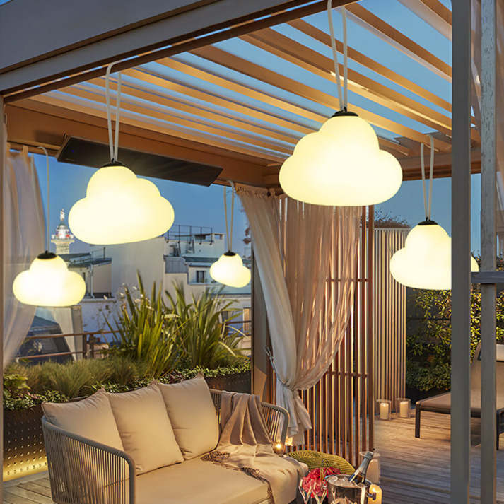 Nebula – Design LED Hanglamp in Wolkvorm met Melkwit Metaal en Acryl