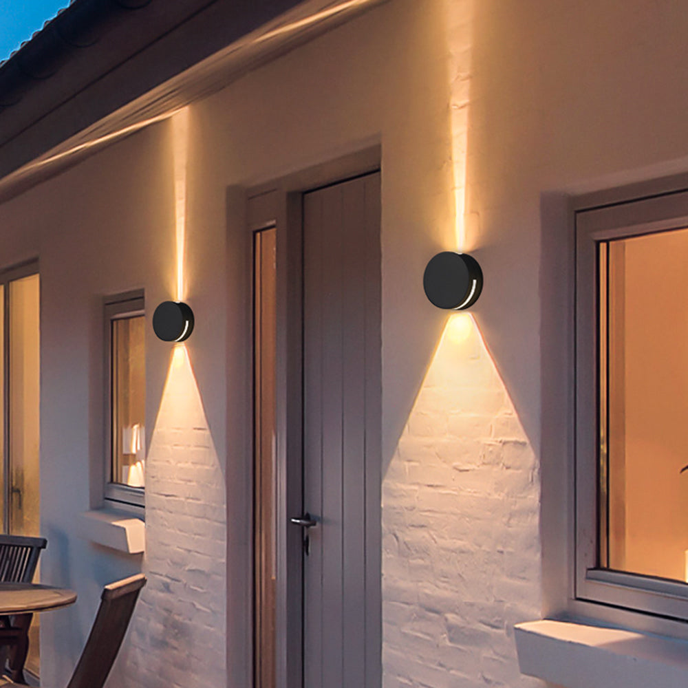 GlobeGuard – Moderne Ronde Glas IP65 Waterdichte Wandlamp voor Buiten