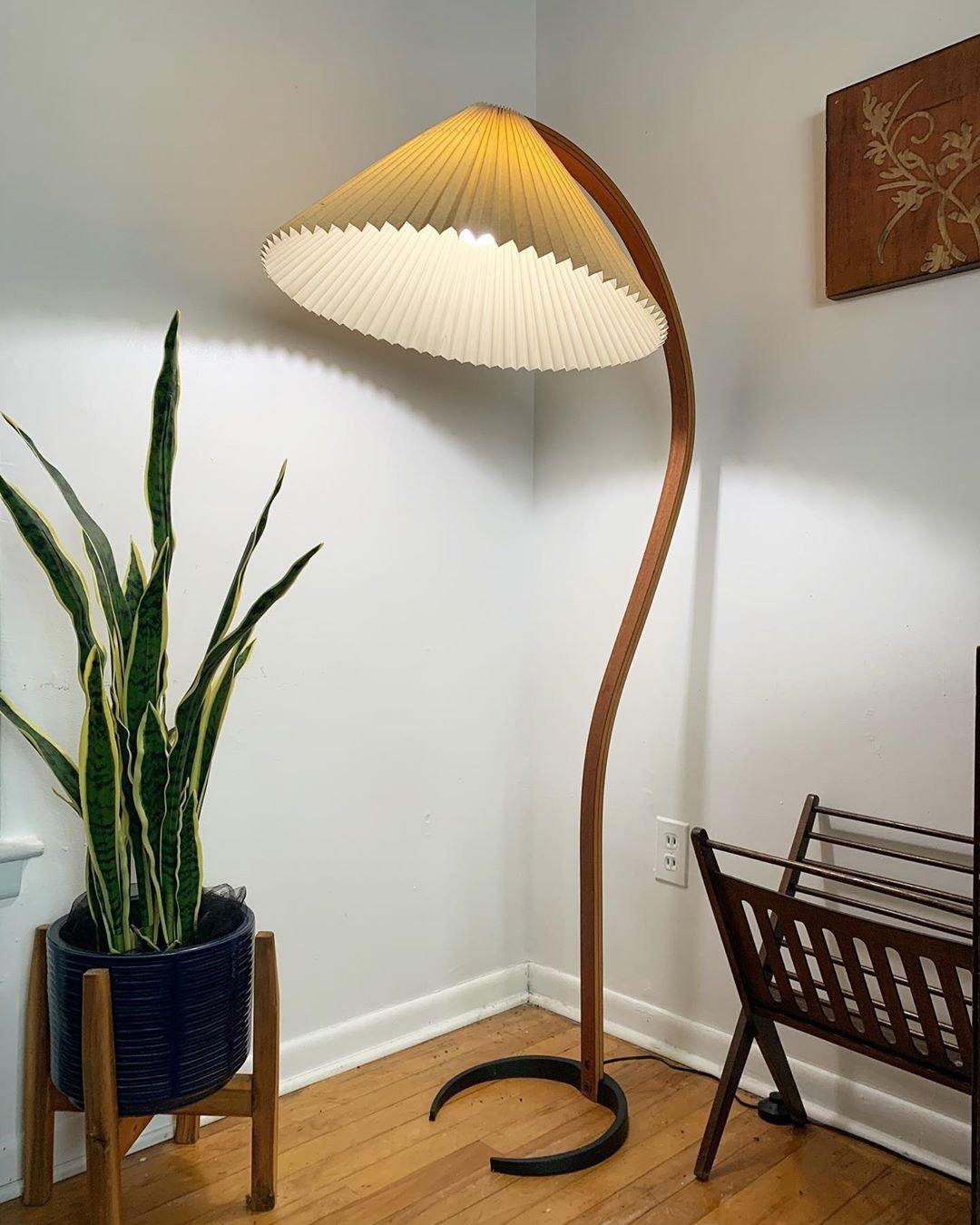 Caprella – Scandinavische booglamp in retro design
