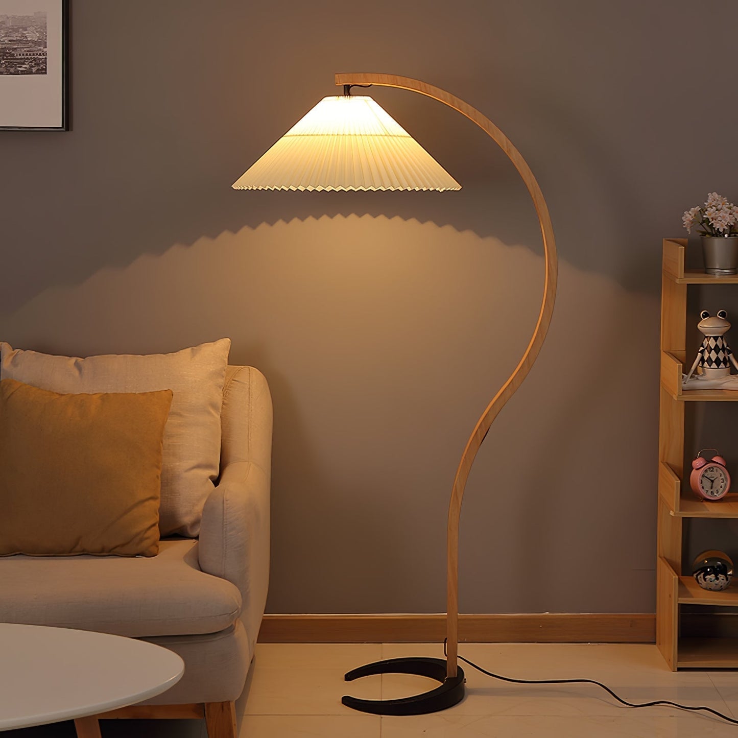 Caprella – Scandinavische booglamp in retro design