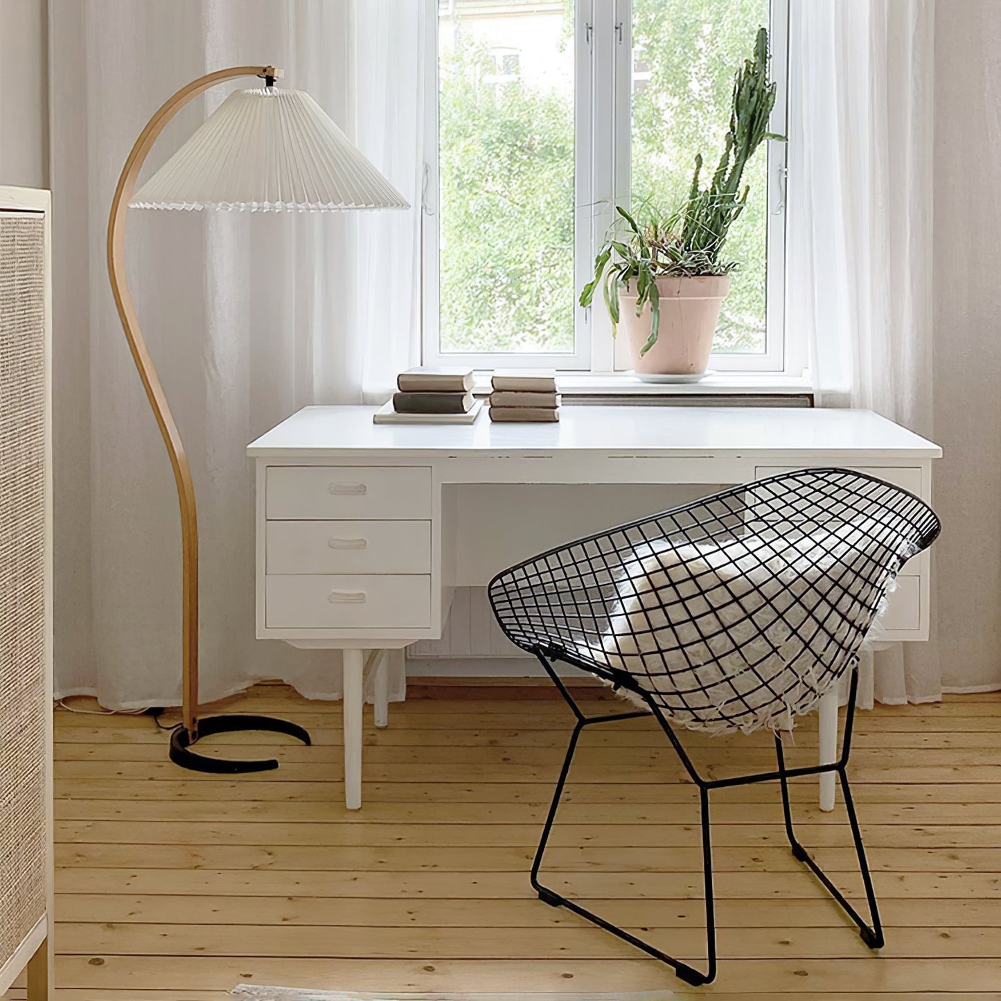 Caprella – Scandinavische booglamp in retro design