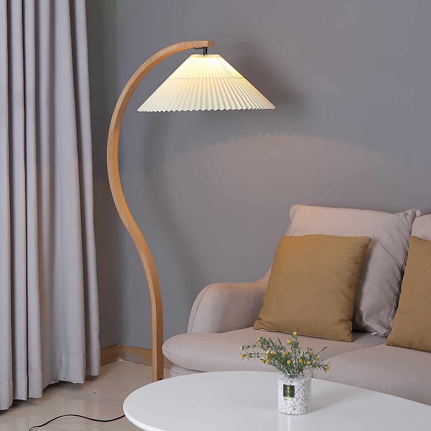 Caprella – Scandinavische booglamp in retro design