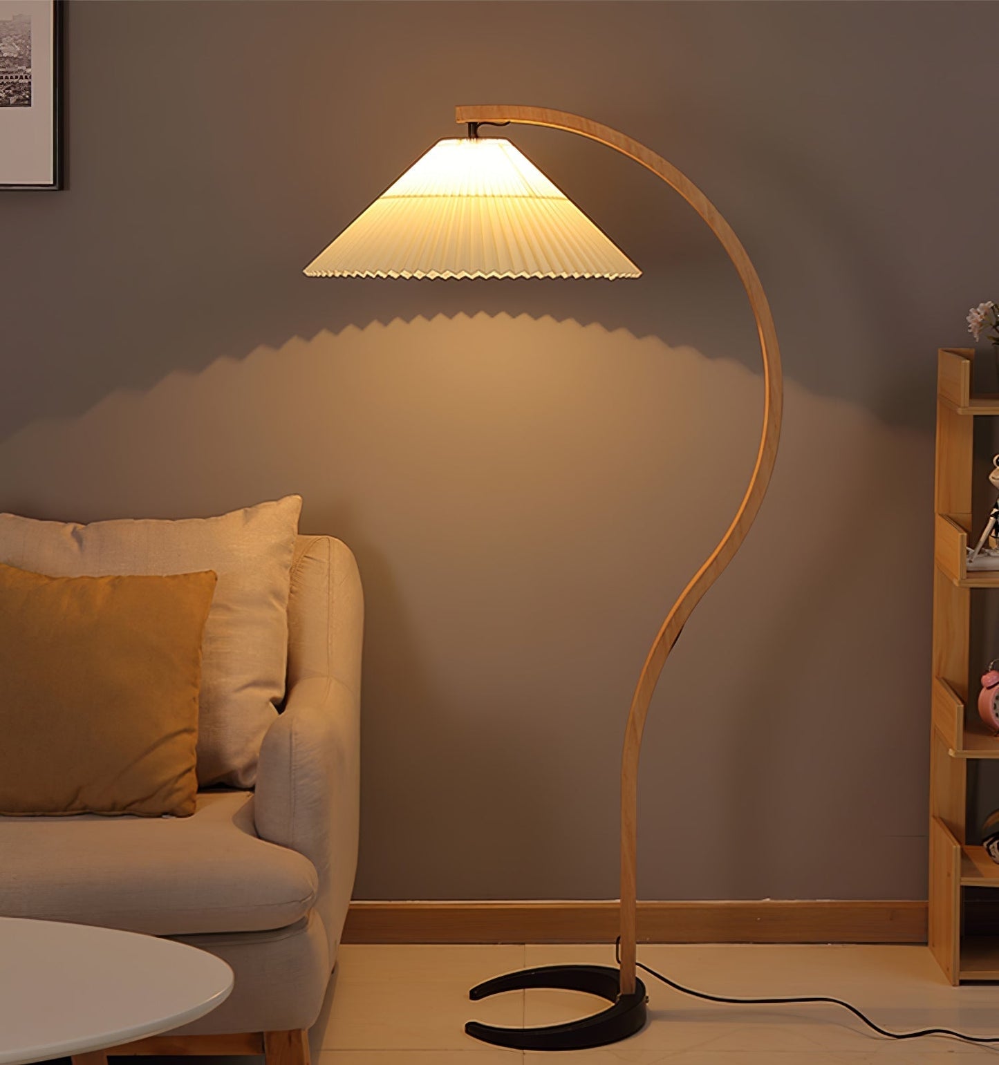 Caprella – Scandinavische booglamp in retro design