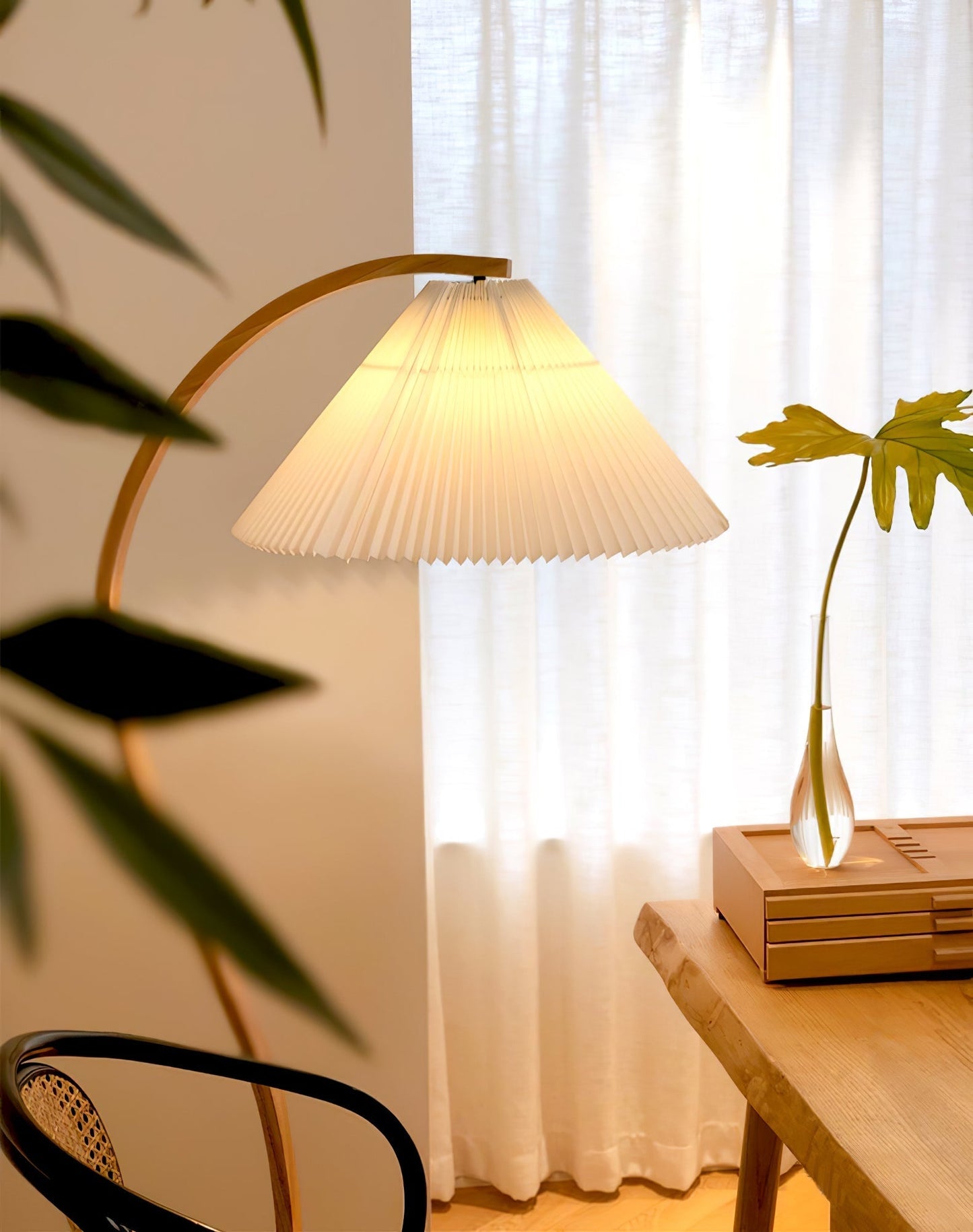 Caprella – Scandinavische booglamp in retro design