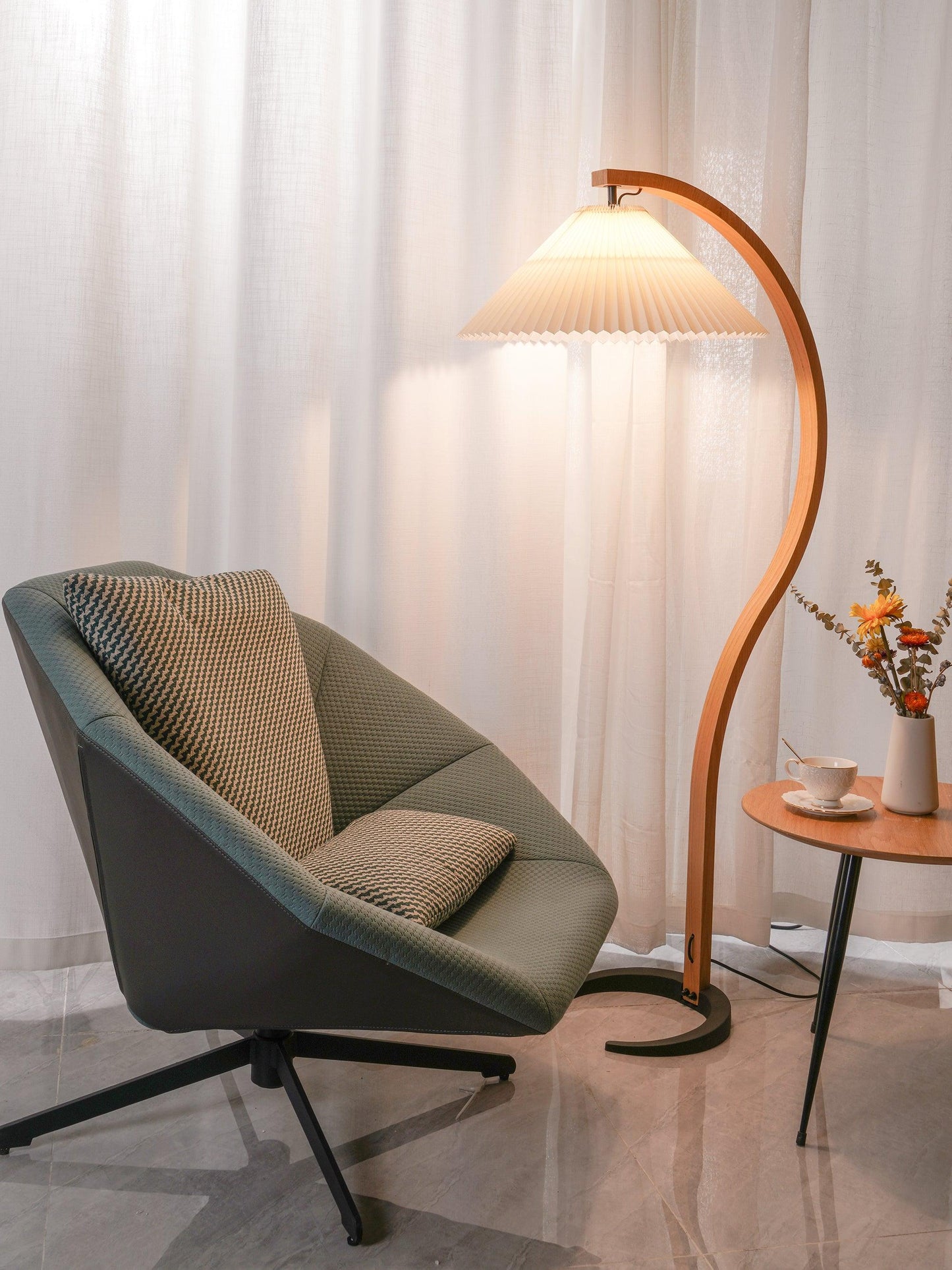 Caprella – Scandinavische booglamp in retro design