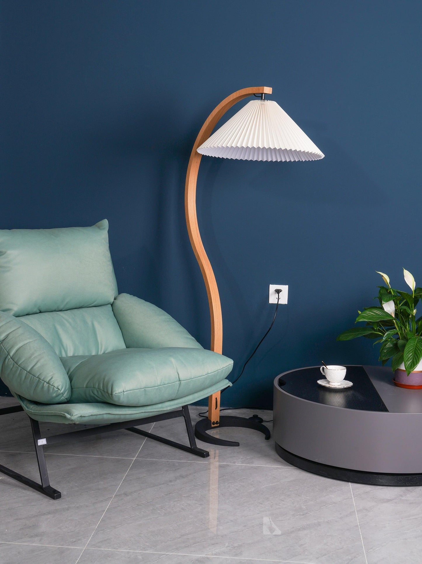 Caprella – Scandinavische booglamp in retro design