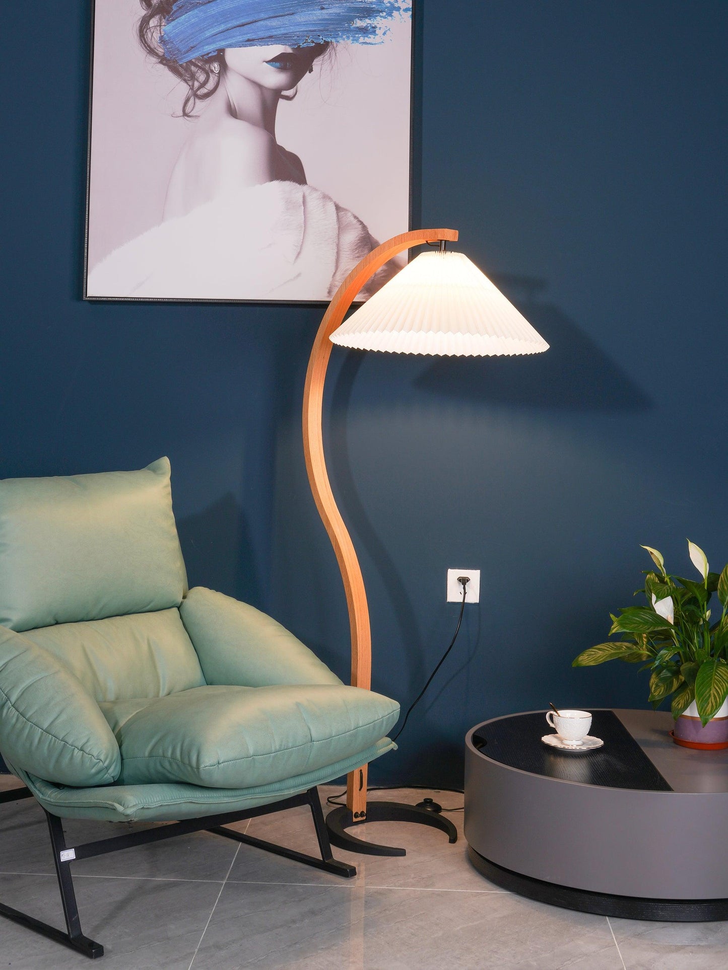 Caprella – Scandinavische booglamp in retro design
