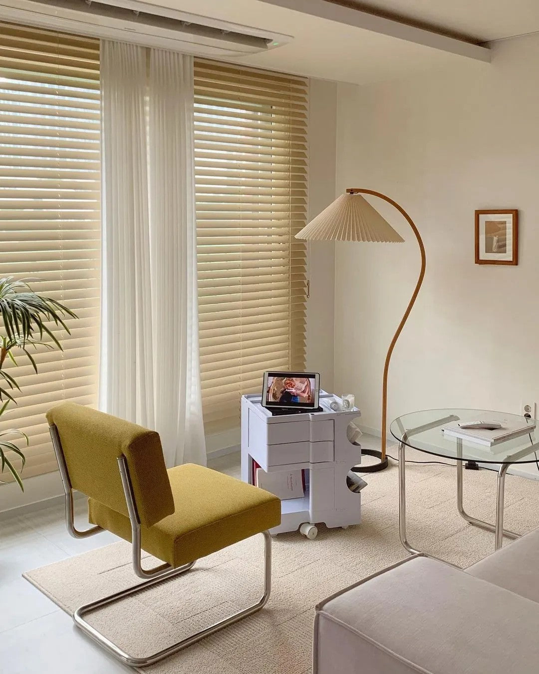 Caprella – Scandinavische booglamp in retro design