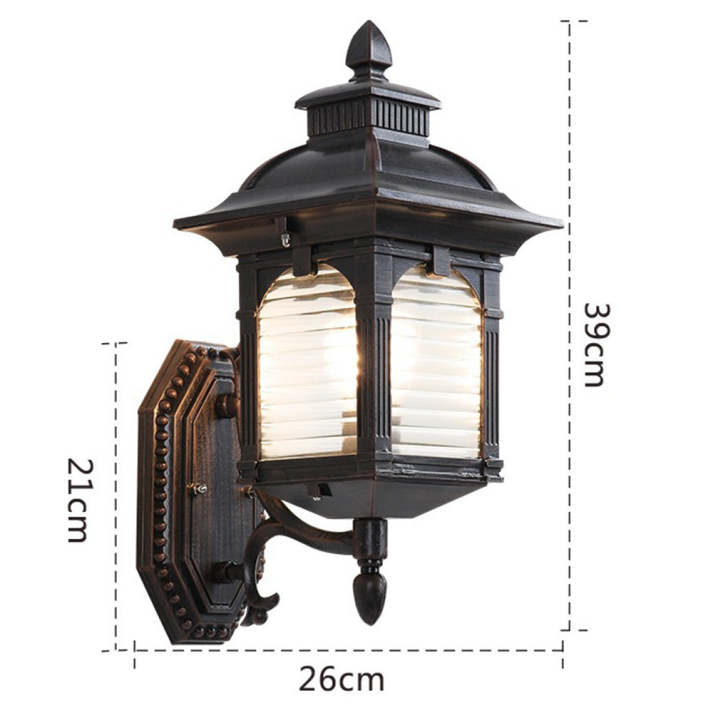 VetroLux – Klassieke Buitenwandlamp van Antiek Glas