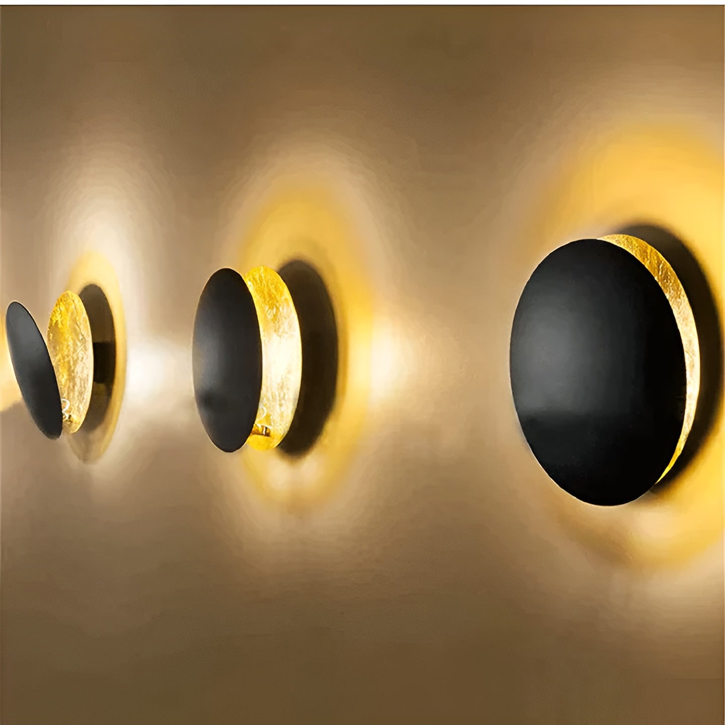EclipseGlow – 360 draaibare LED-wandlamp voor een tijdloos sfeerlicht