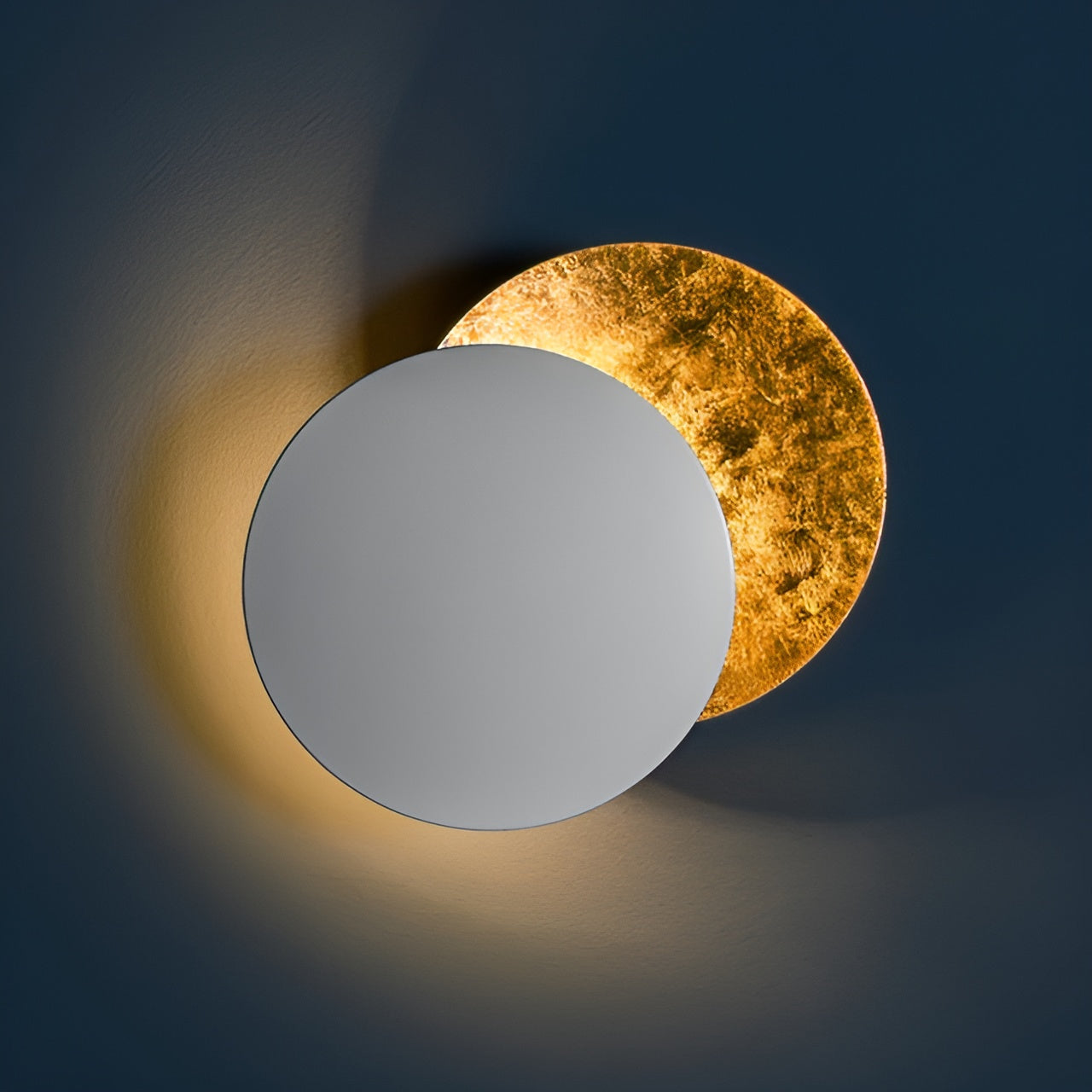 EclipseGlow – 360 draaibare LED-wandlamp voor een tijdloos sfeerlicht