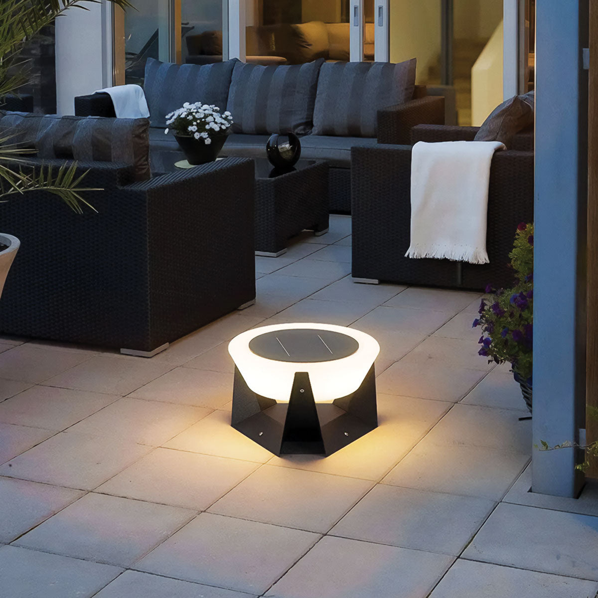 SolarLuxe – Moderne Solar Vloerlamp met Verstelbare Hoogte