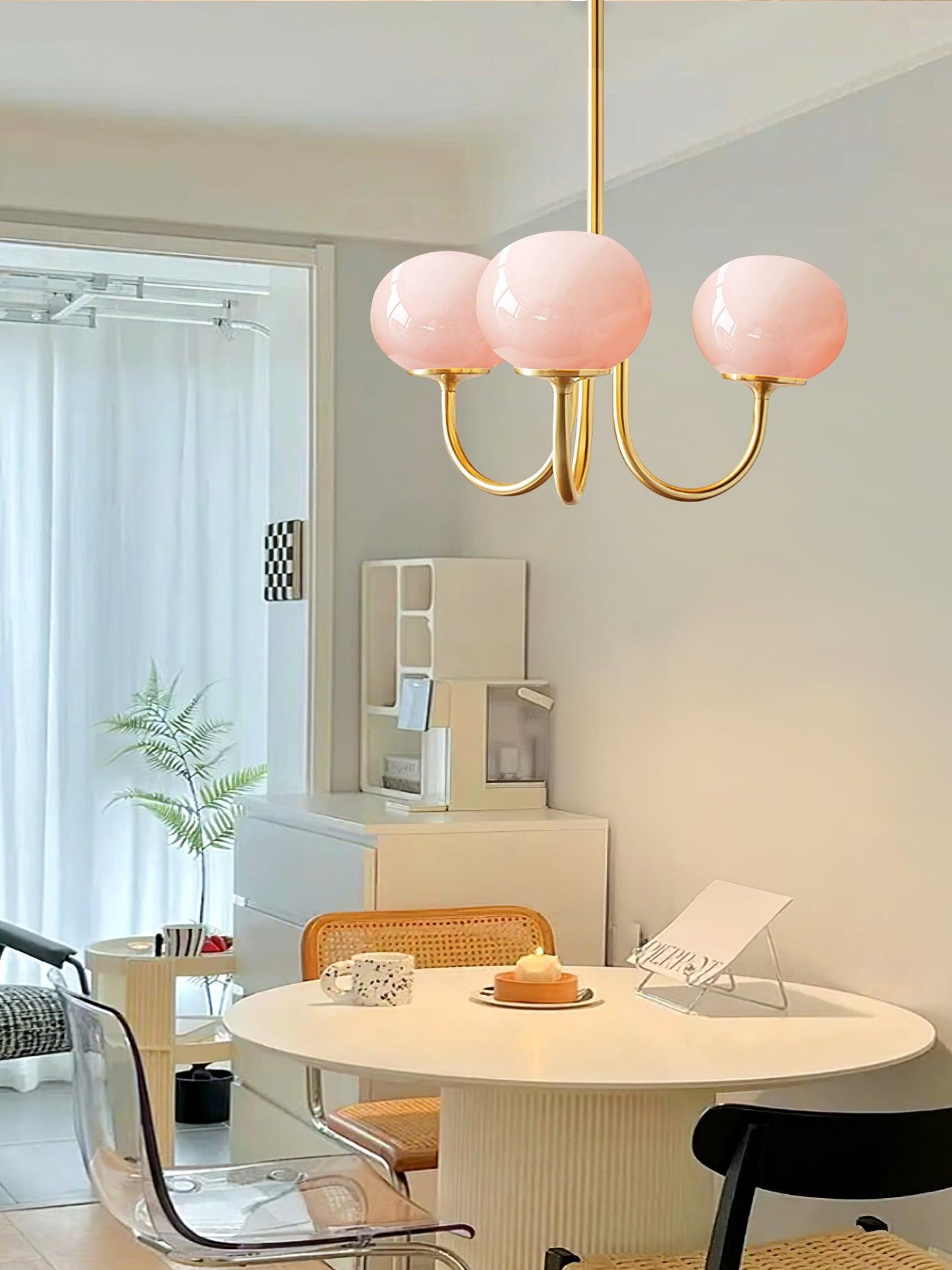 Nuvila – Speelse kroonluchter met marshmallow-look in wolkachtig design