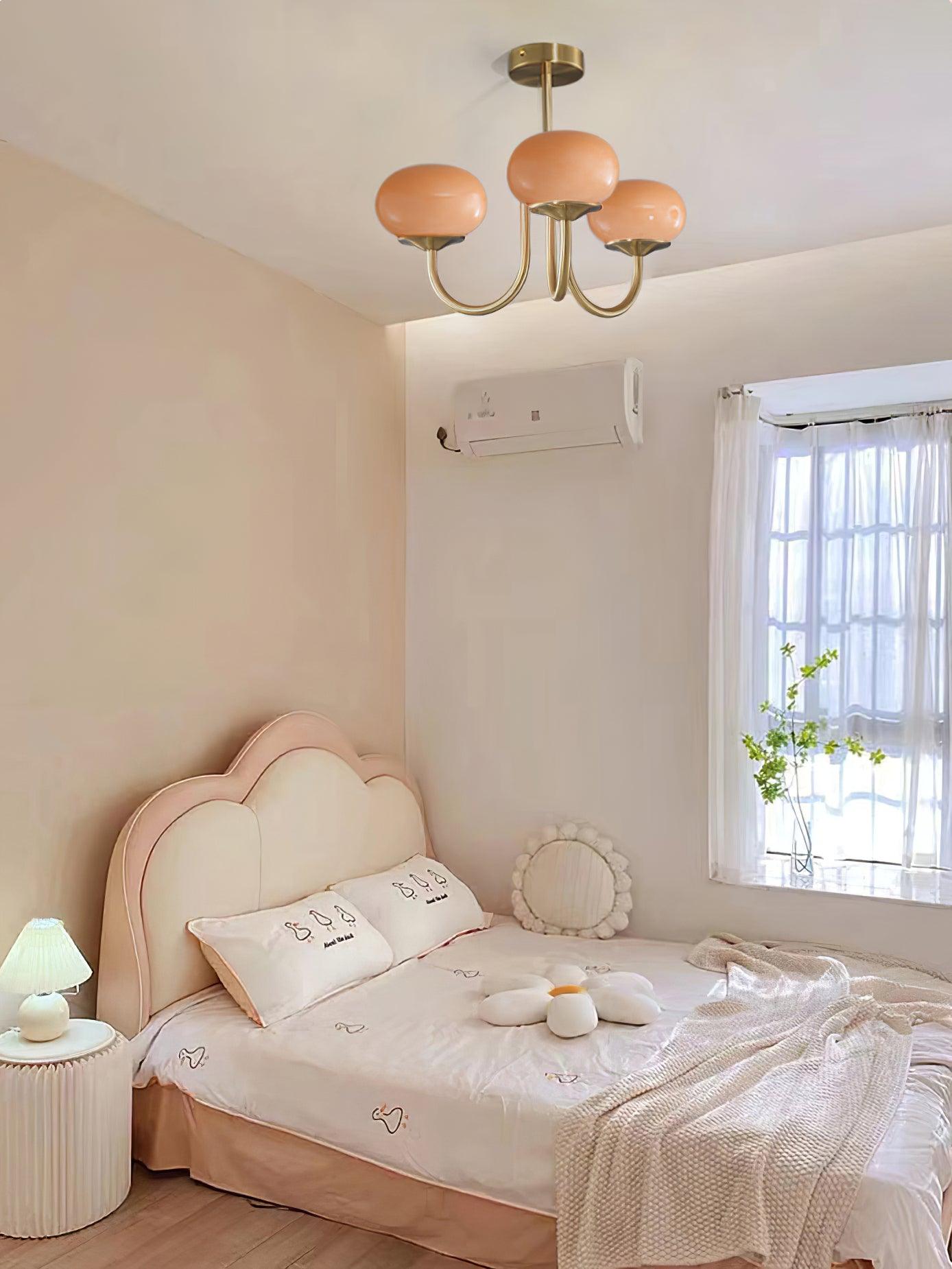 Nuvila – Speelse kroonluchter met marshmallow-look in wolkachtig design