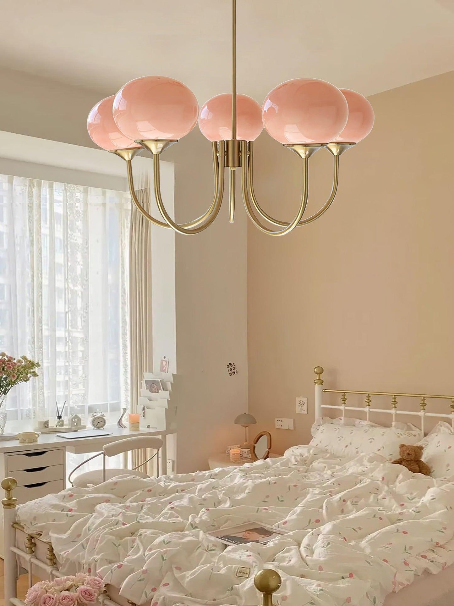 Nuvila – Speelse kroonluchter met marshmallow-look in wolkachtig design