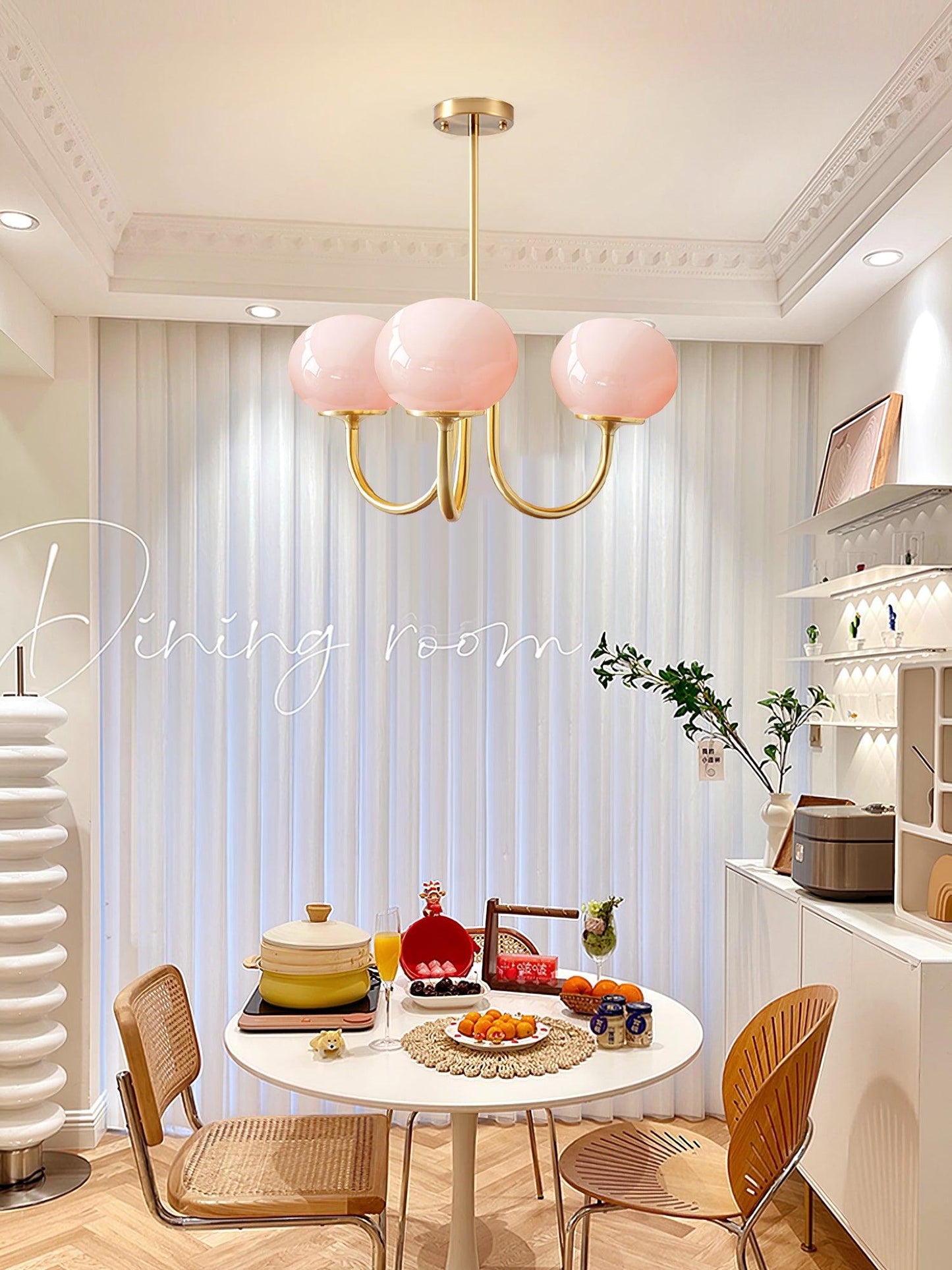 Nuvila – Speelse kroonluchter met marshmallow-look in wolkachtig design