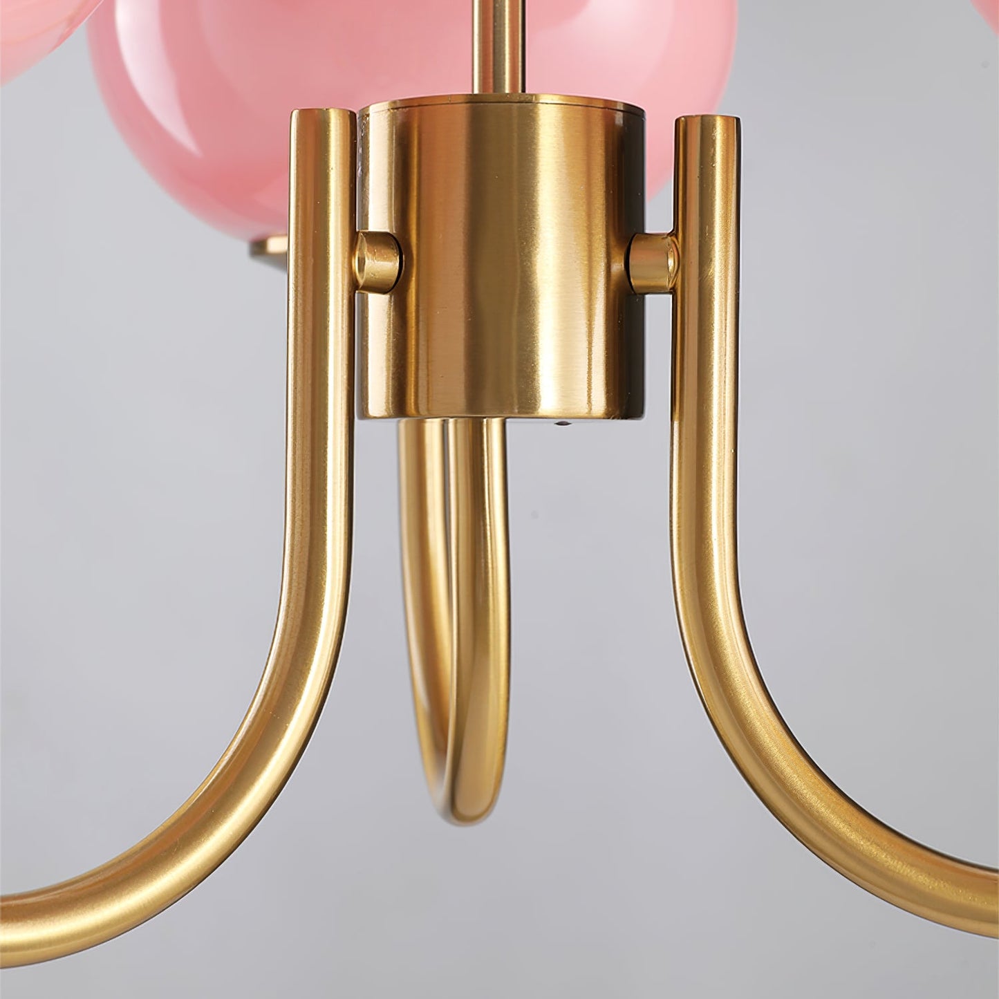 Nuvila – Speelse kroonluchter met marshmallow-look in wolkachtig design