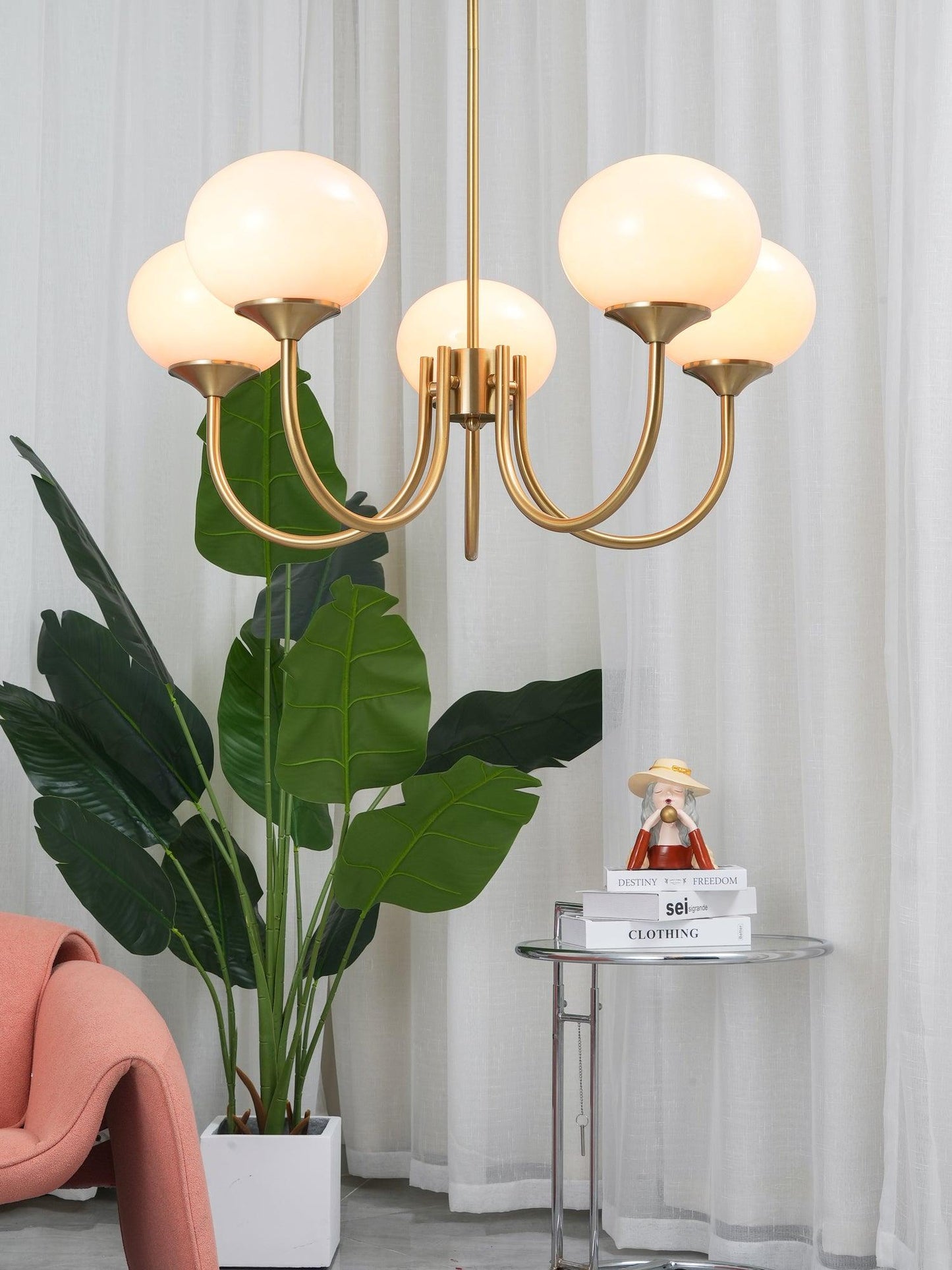 Nuvila – Speelse kroonluchter met marshmallow-look in wolkachtig design