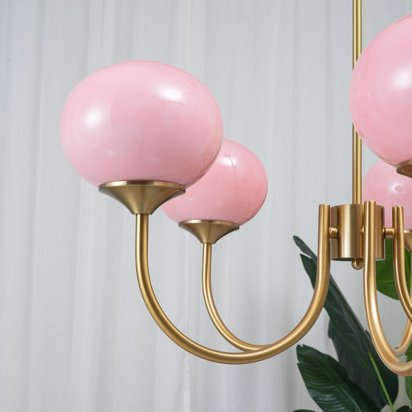 Nuvila – Speelse kroonluchter met marshmallow-look in wolkachtig design