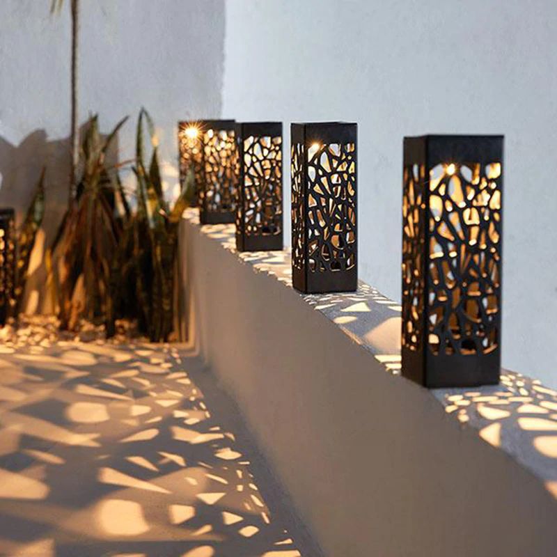 LumaGarden – Betoverende Solar Tuinlamp met Automatische Sensor