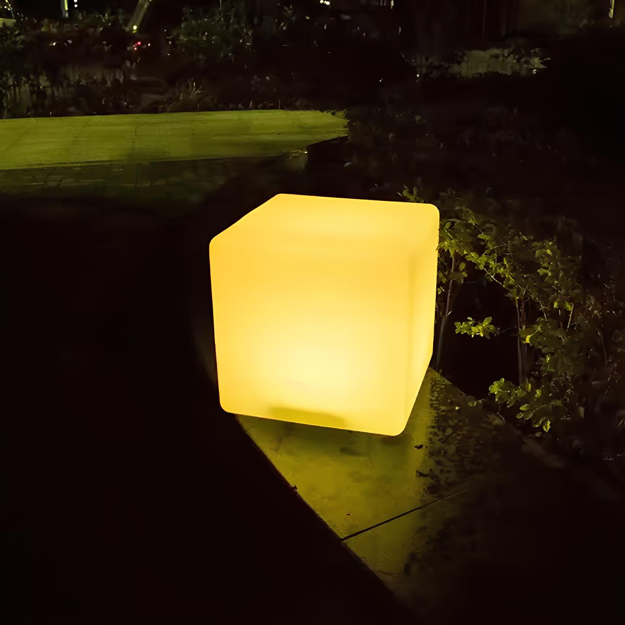 CubeGlow – Kubische Tuinlamp met LED Verlichting