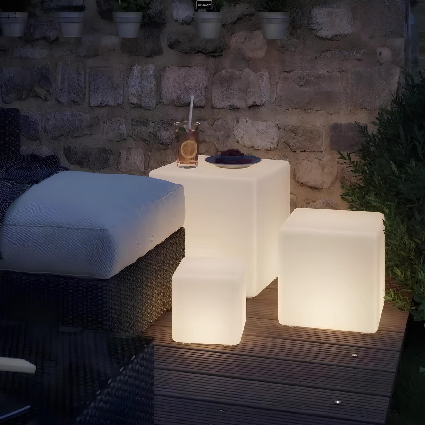 CubeGlow – Kubische Tuinlamp met LED Verlichting