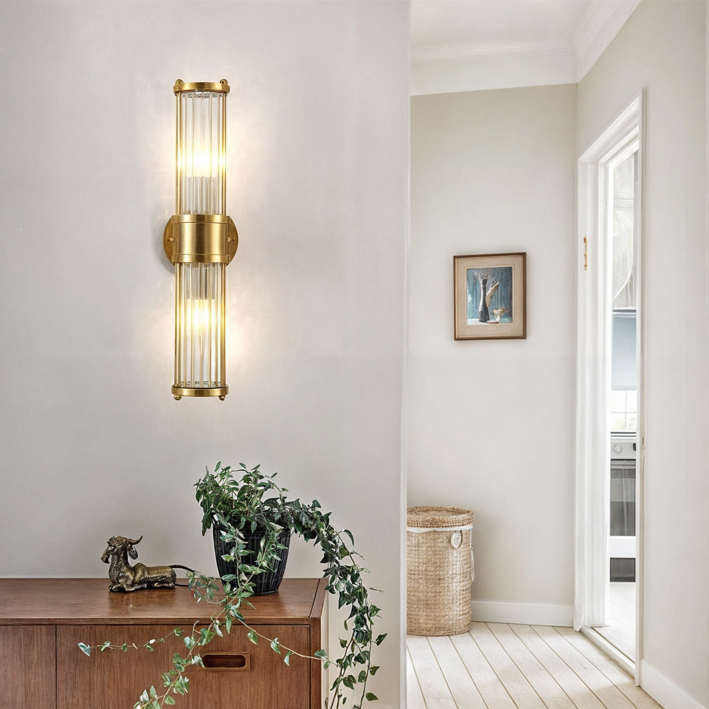 LioraGlow - Luxe LED-wandlamp met kristallen accenten