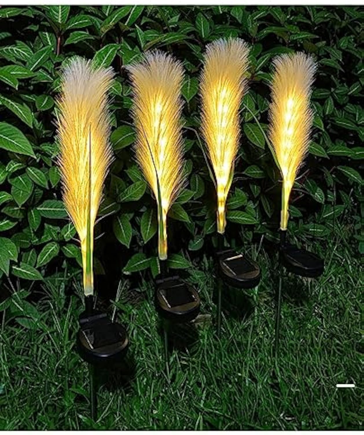 FiberGlow – Solar Buitenlamp met Vezelachtige Reed