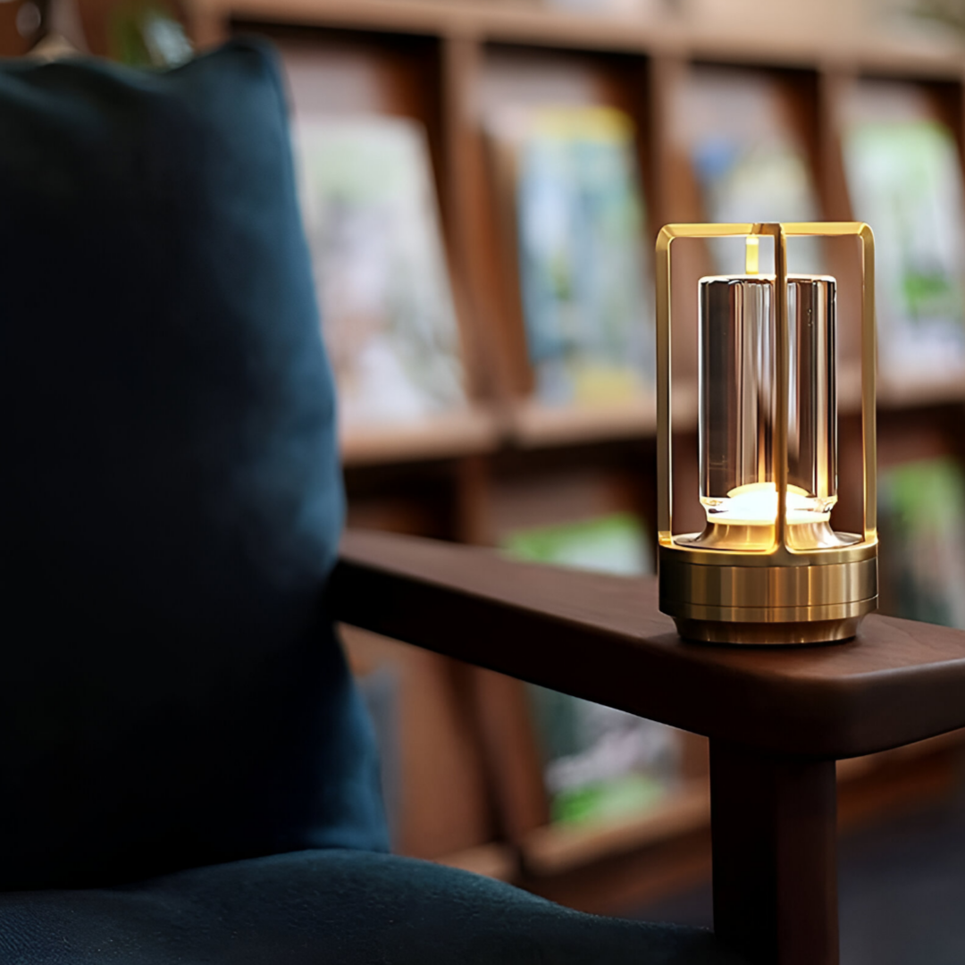 ElegantGlow – Draagbare en waterbestendige design tafellamp