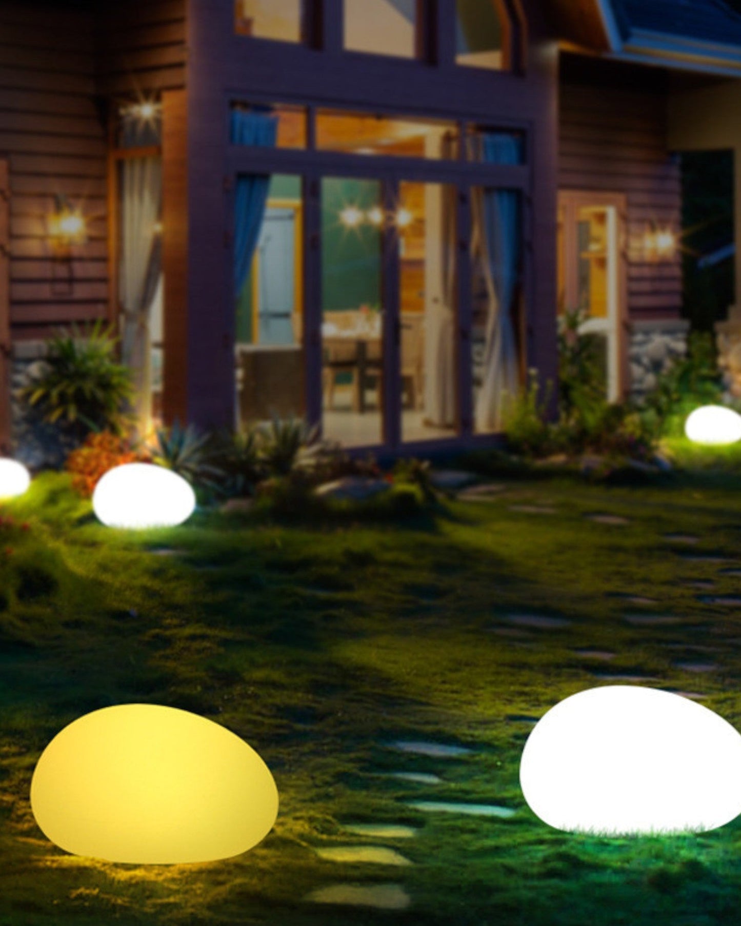 NordicaGlow – Solar LED Tuinlamp met Scandinavisch Design