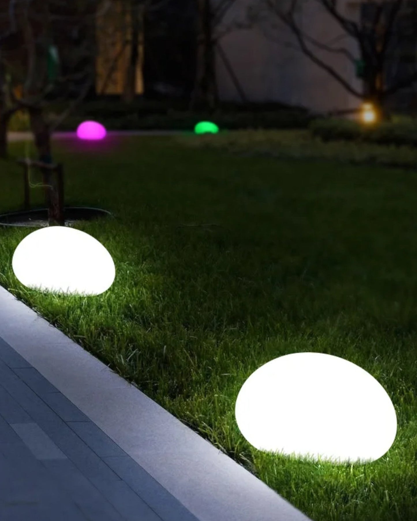 NordicaGlow – Solar LED Tuinlamp met Scandinavisch Design