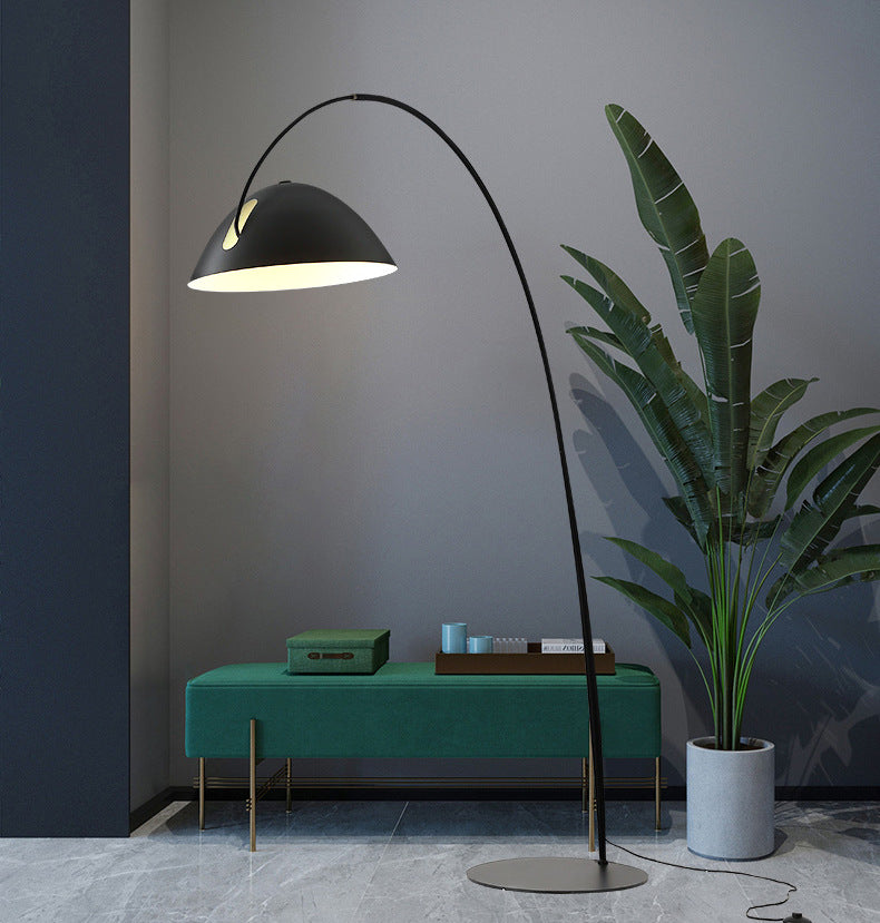 IronGlow – Moderne Stalen Vloerlamp