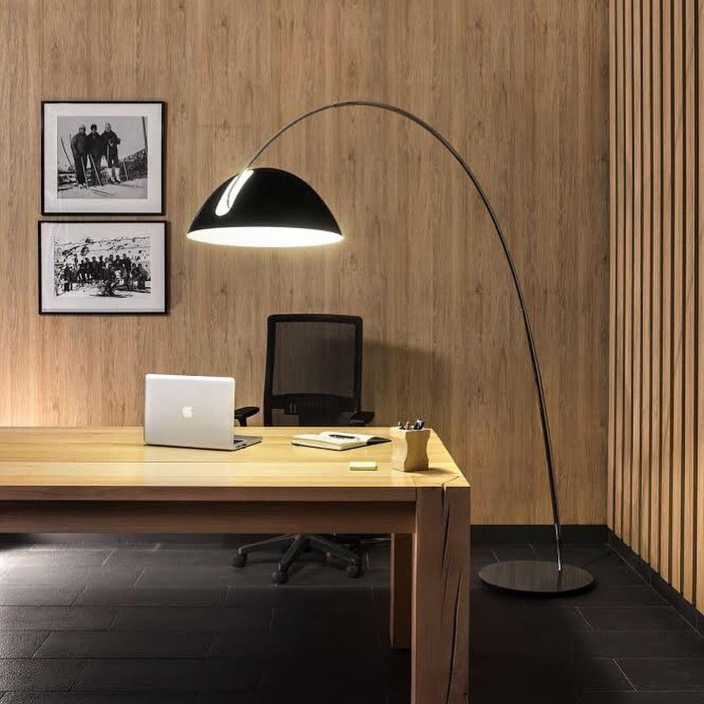 IronGlow – Moderne Stalen Vloerlamp