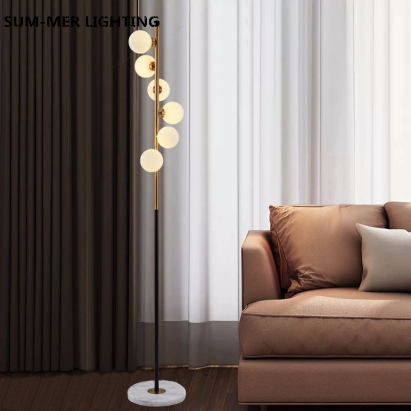 Virella – Scandinavische staande lamp met glazen kap
