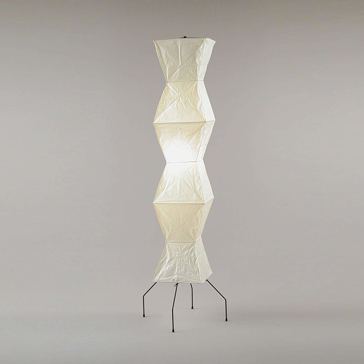 Lumiori – Staande lamp van rijstpapier in Zen-geïnspireerd design