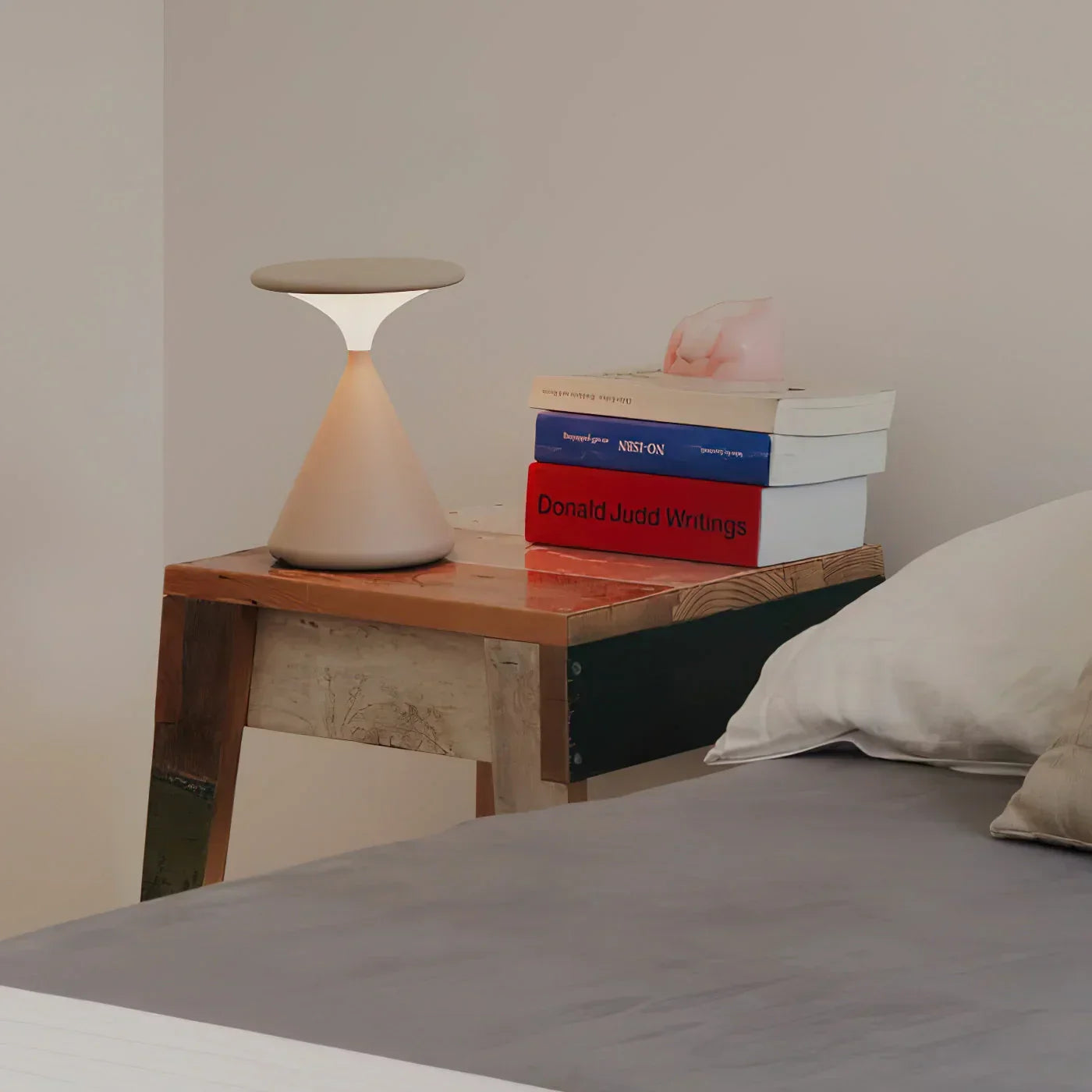 Aeron – Draadloze Zandloper Tafellamp met Modern Karakter
