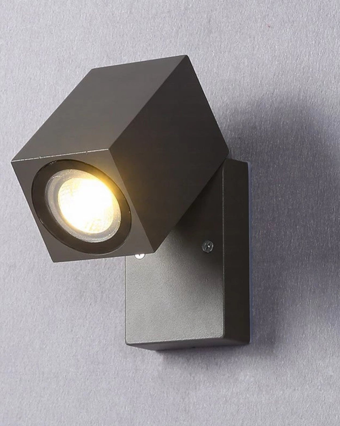 Arcano - Moderne gebogen wandlamp voor buiten