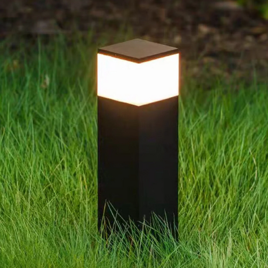 VetroLux – Industriële LED Buitenlamp van Metaal in Rechthoekig Design