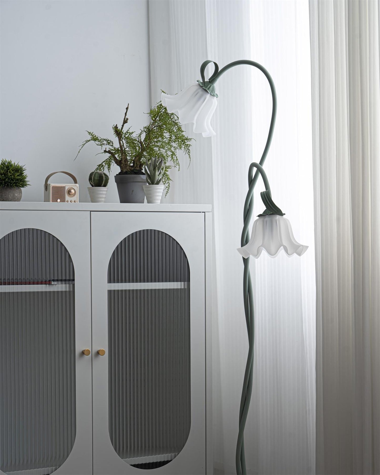 Callora – Staande lamp met elegante calla-bloemvorm