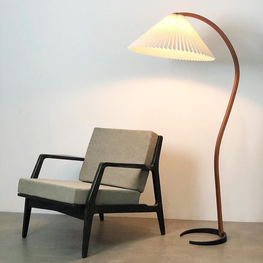 Caprella – Scandinavische booglamp in retro design