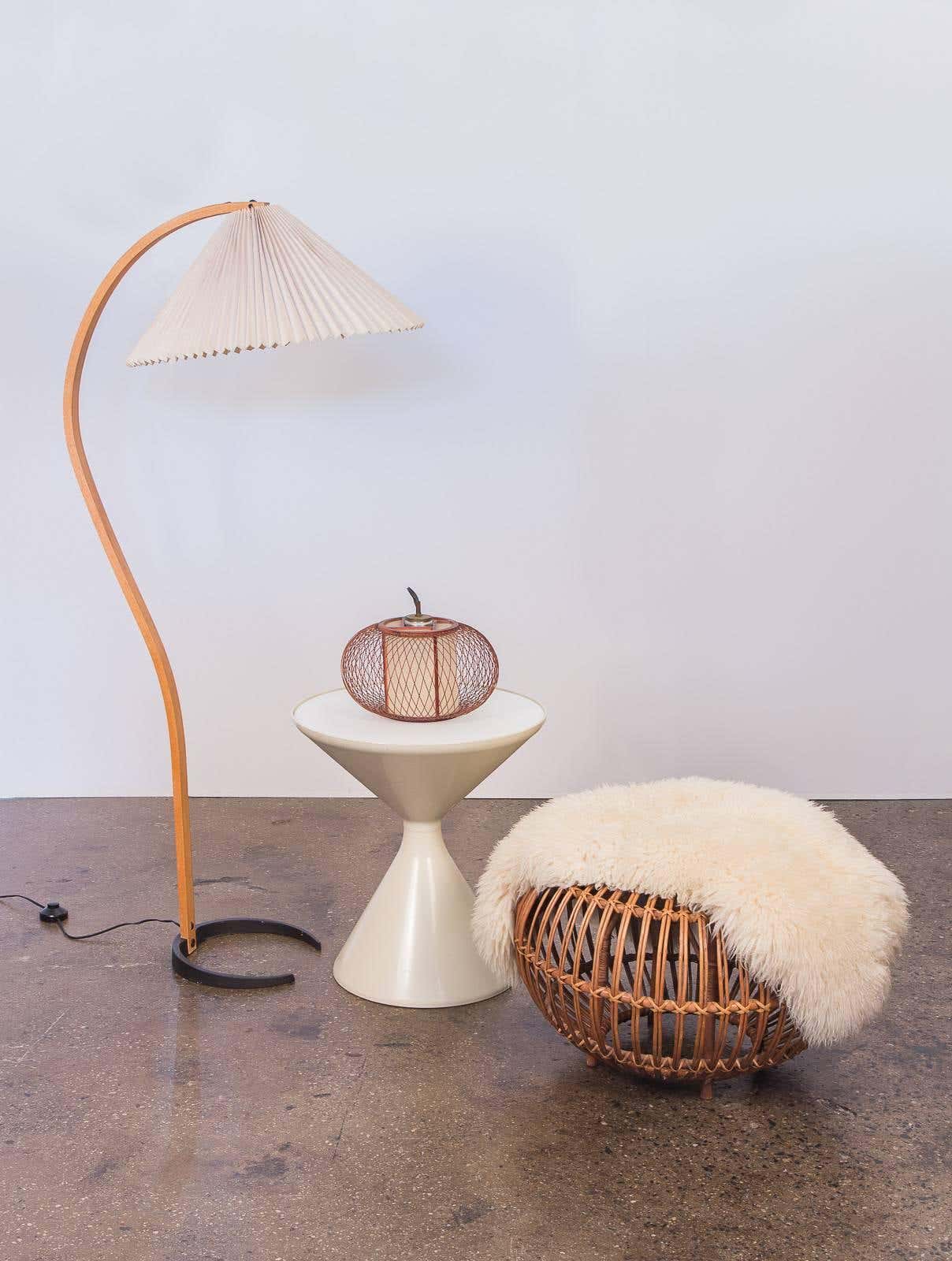 Caprella – Scandinavische booglamp in retro design
