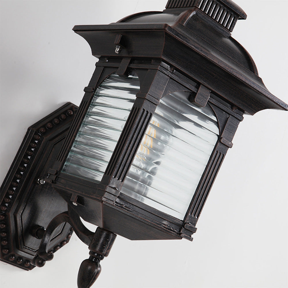 VetroLux – Klassieke Buitenwandlamp van Antiek Glas