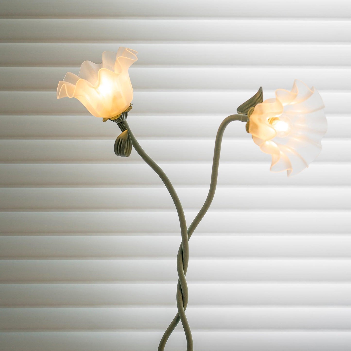 Callora – Staande lamp met elegante calla-bloemvorm