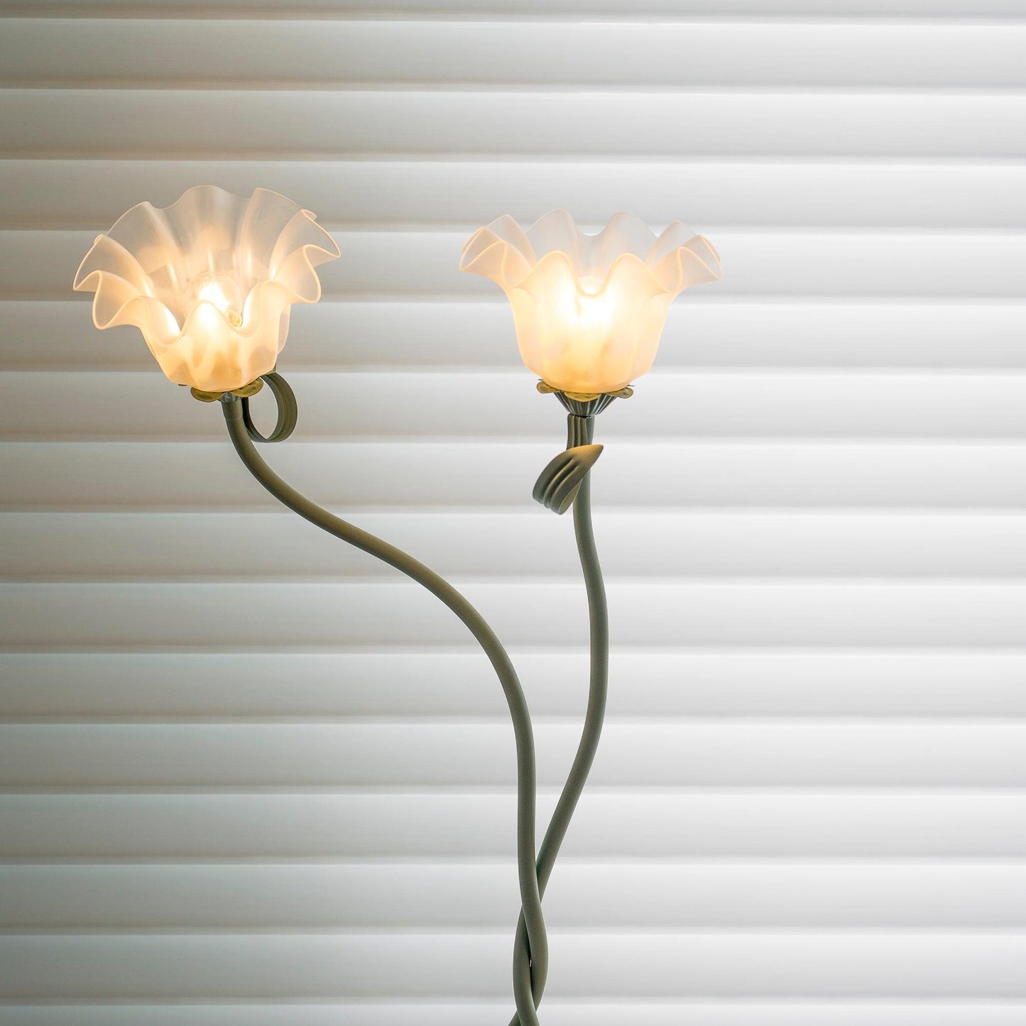Callora – Staande lamp met elegante calla-bloemvorm