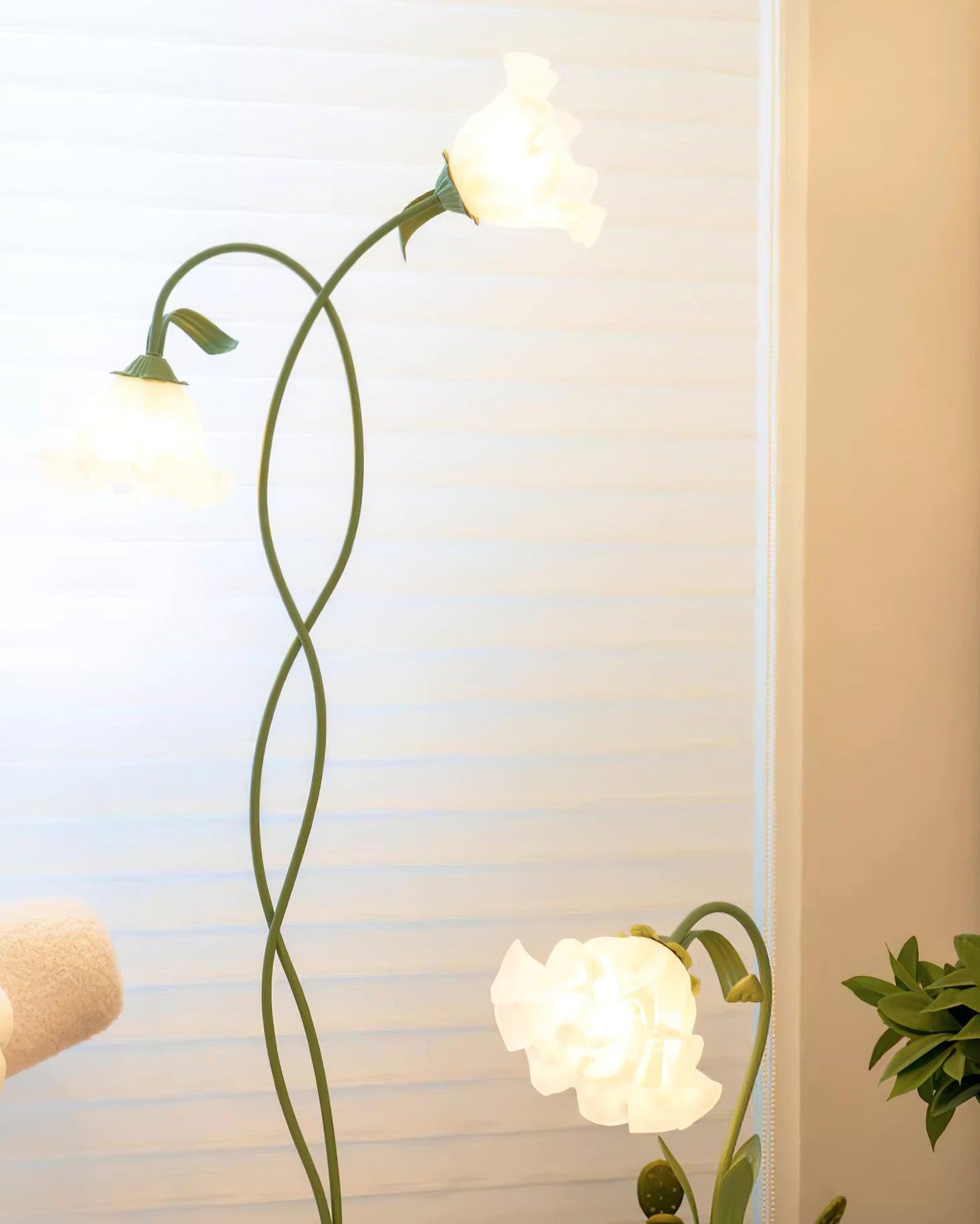 Callora – Staande lamp met elegante calla-bloemvorm